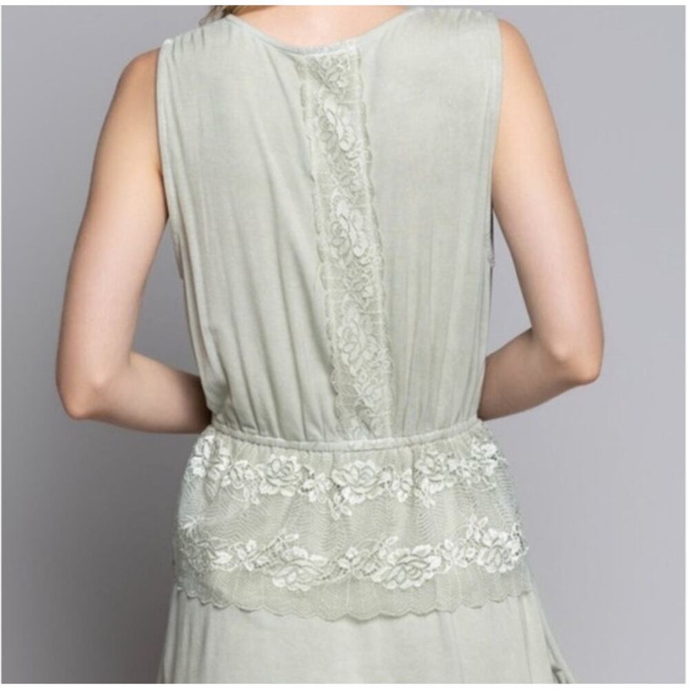 POL Desert Sage Lace V Neck Top NWT Size Large - Picture 4 of 13